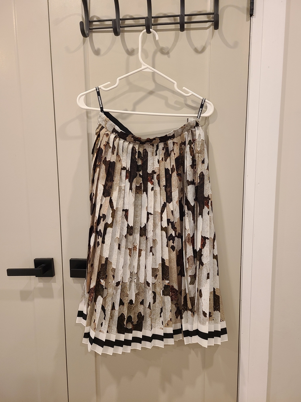 Burberry Pleated Midi Skirt in White and Brown Abstract Print